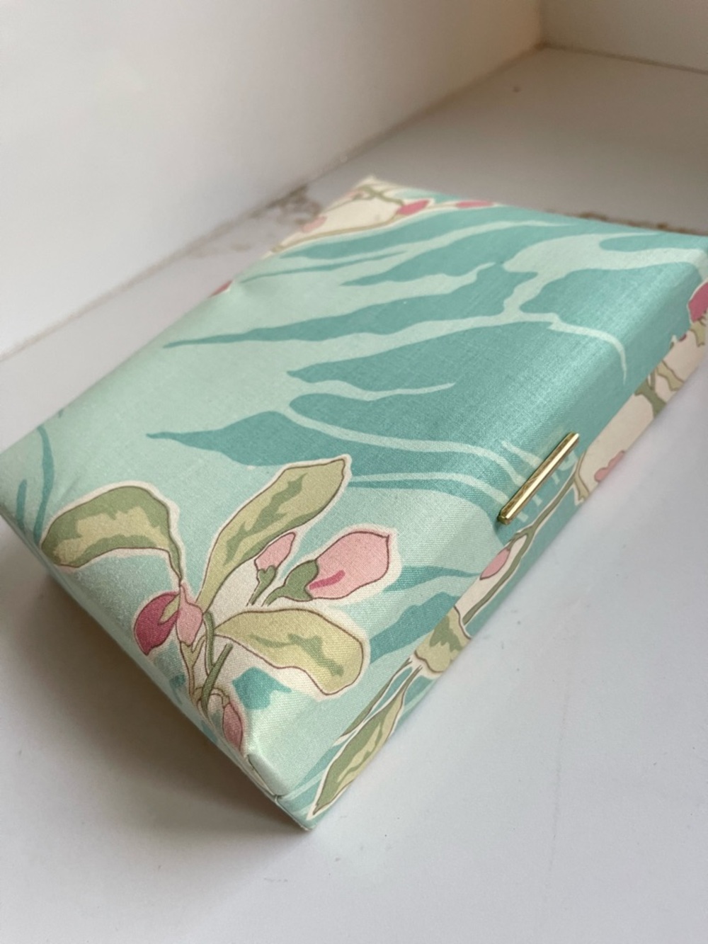 Avon 90s vintage floral earring box